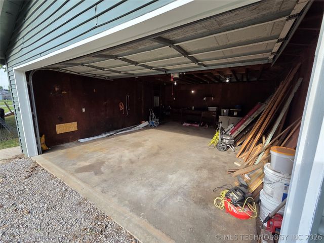 216 N Pine Street, Oologah, OK 74053
