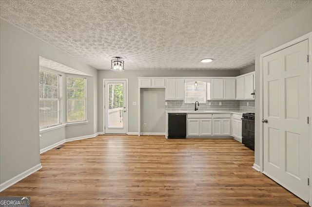 210 Burnt Hickory Drive, Dallas, GA 30132