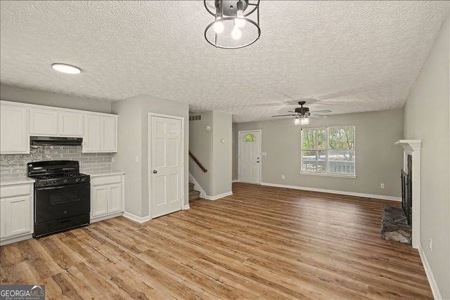 210 Burnt Hickory Drive, Dallas, GA 30132