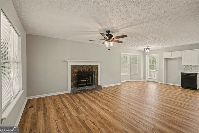 210 Burnt Hickory Drive, Dallas, GA 30132