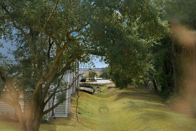 1081 Capersview Court, Awendaw, SC 29429