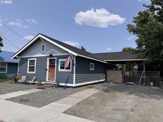 1918 CHESTNUT St, Baker City, OR 97814