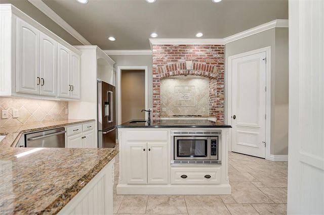 6000 Bronte Way, Edmond, OK 73034