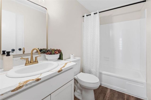 4012 Brentwood Lane, Lake Charles, LA 70605