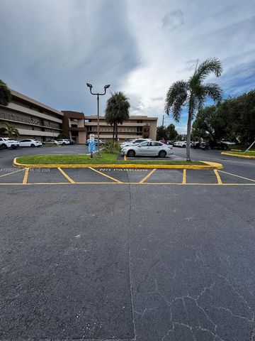 702 NW 87th Ave 105, Miami, FL 33172