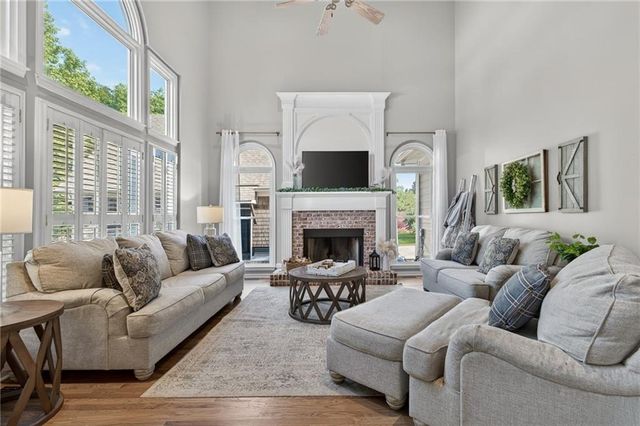 16 Stratford Lane, Cartersville, GA 30120