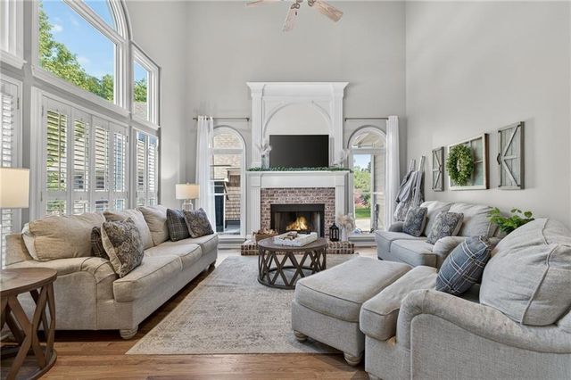 16 Stratford Lane, Cartersville, GA 30120