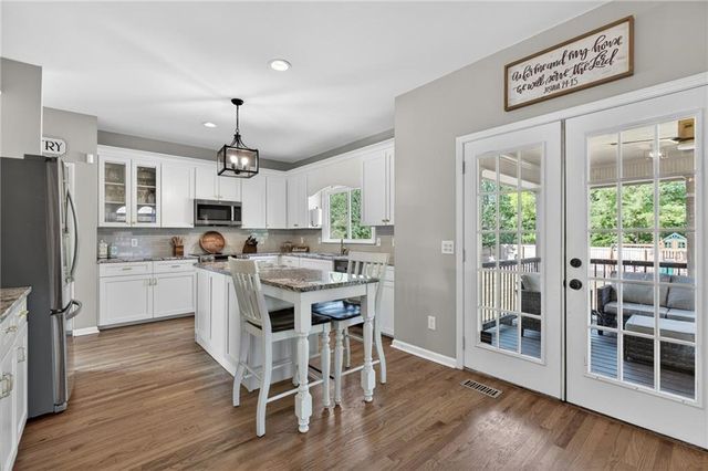 16 Stratford Lane, Cartersville, GA 30120
