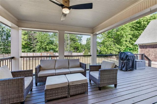 16 Stratford Lane, Cartersville, GA 30120
