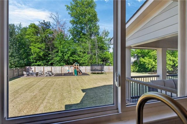 16 Stratford Lane, Cartersville, GA 30120