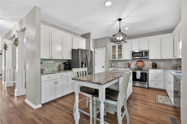 16 Stratford Lane, Cartersville, GA 30120