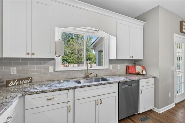 16 Stratford Lane, Cartersville, GA 30120