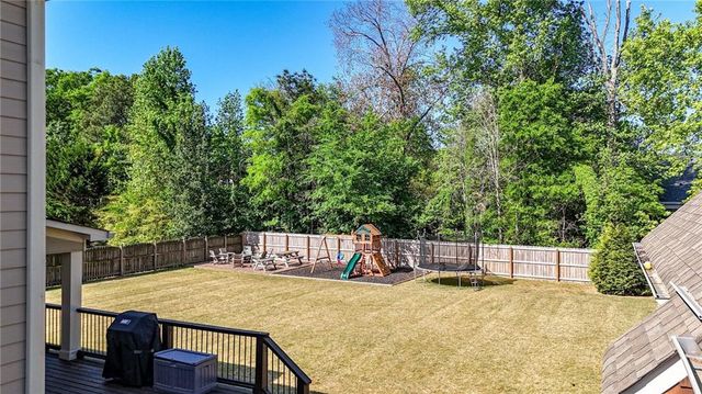 16 Stratford Lane, Cartersville, GA 30120