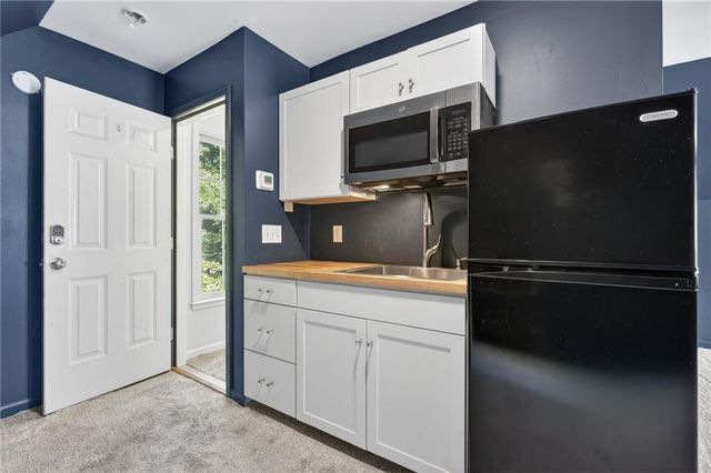 16 Stratford Lane, Cartersville, GA 30120