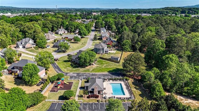 16 Stratford Lane, Cartersville, GA 30120