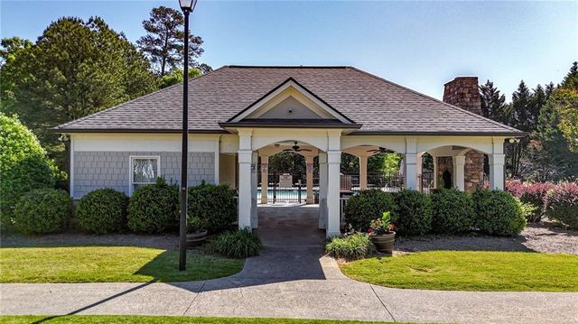 16 Stratford Lane, Cartersville, GA 30120