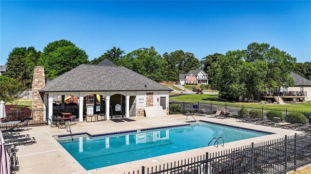 16 Stratford Lane, Cartersville, GA 30120