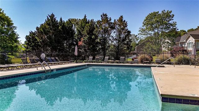 16 Stratford Lane, Cartersville, GA 30120