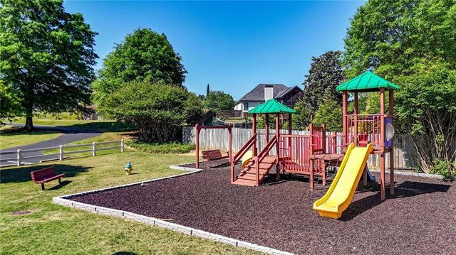 16 Stratford Lane, Cartersville, GA 30120
