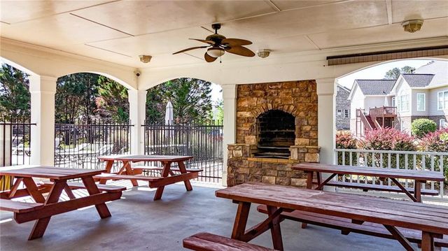 16 Stratford Lane, Cartersville, GA 30120