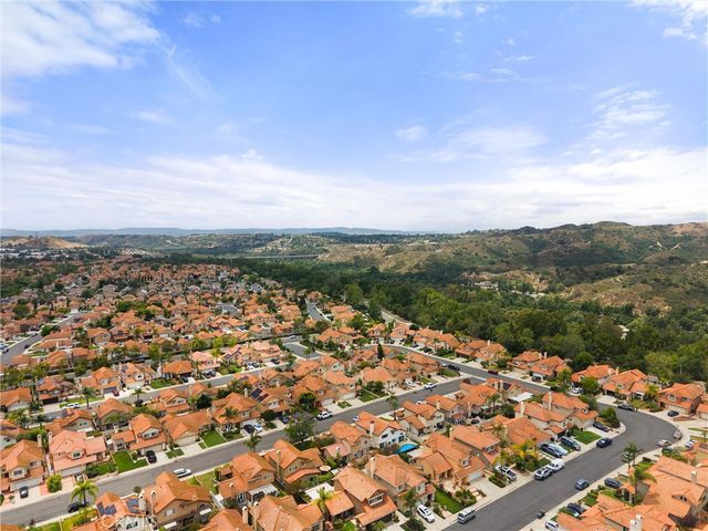 10 Paulownia, Rancho Santa Margarita, CA 92688