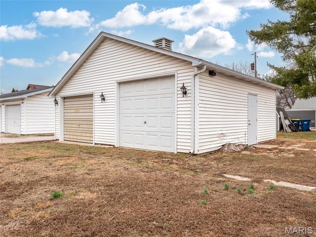 105 N 3rd Street, New Baden, IL 62265