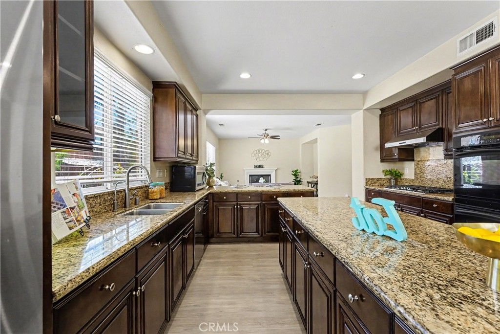 Image 8 of property listing at 29535 Hyperion, Murrieta, CA 92563