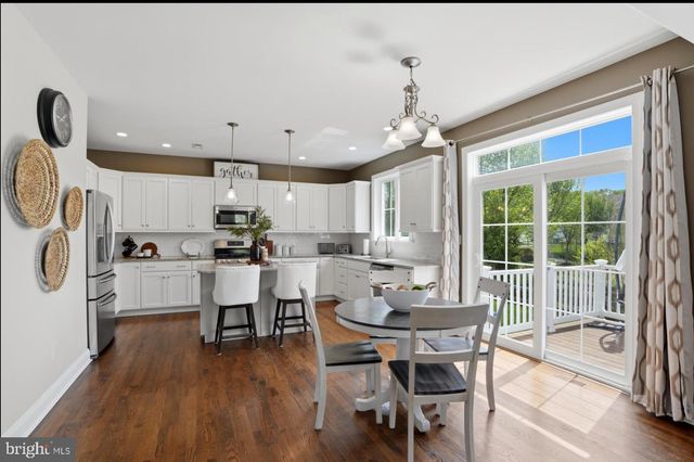 35 DICKINSON LN, Plymouth Meeting, PA 19462