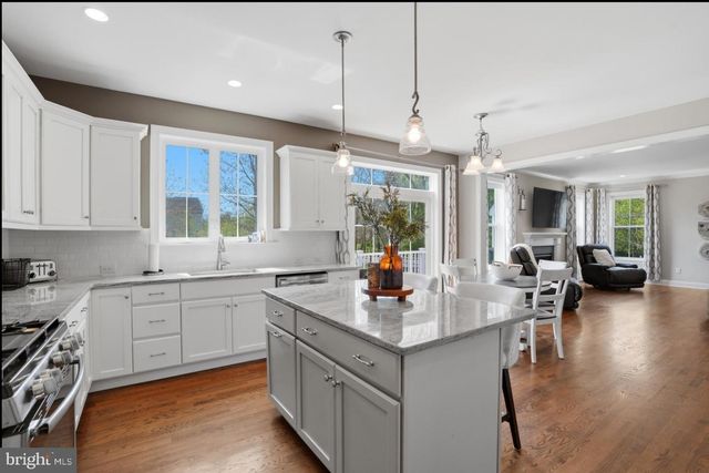 35 DICKINSON LN, Plymouth Meeting, PA 19462
