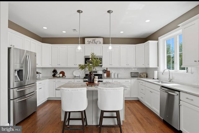 35 DICKINSON LN, Plymouth Meeting, PA 19462