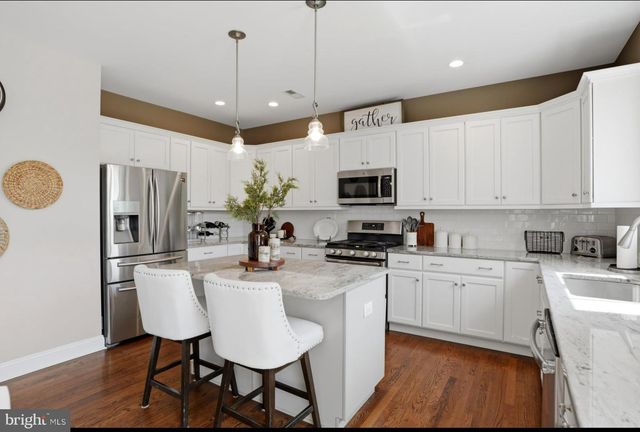 35 DICKINSON LN, Plymouth Meeting, PA 19462