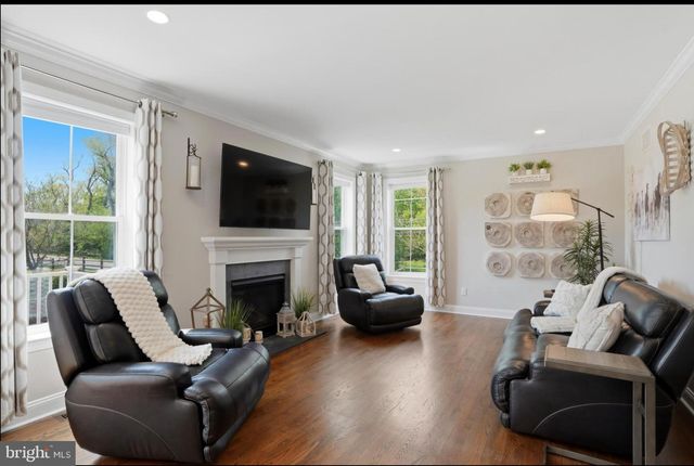 35 DICKINSON LN, Plymouth Meeting, PA 19462