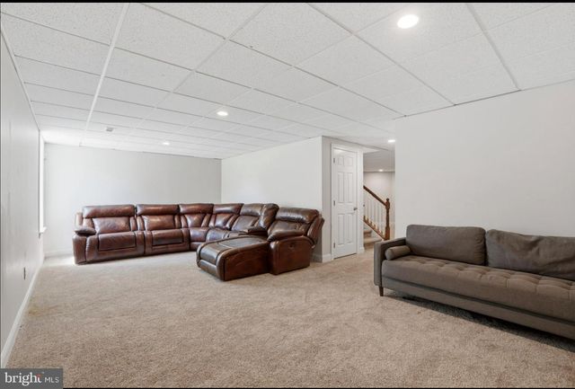 35 DICKINSON LN, Plymouth Meeting, PA 19462