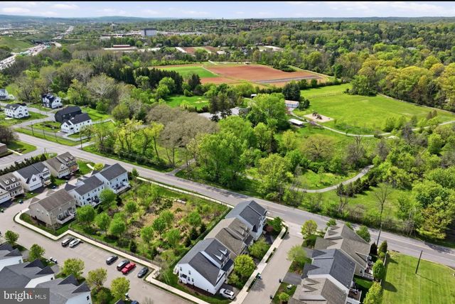 35 DICKINSON LN, Plymouth Meeting, PA 19462
