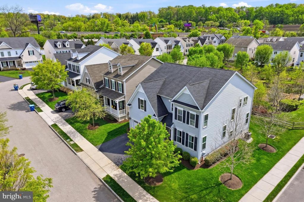 35 DICKINSON LN, Plymouth Meeting, PA 19462