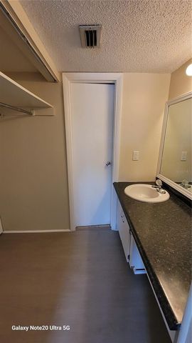 122 N KINGS AVENUE 202, Brandon, FL 33510