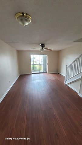 122 N KINGS AVENUE 202, Brandon, FL 33510