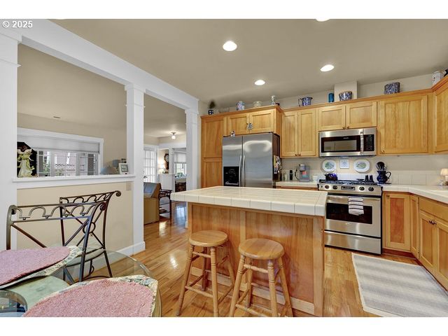 1846 RIVERWOOD Aly, Eugene, OR 97401