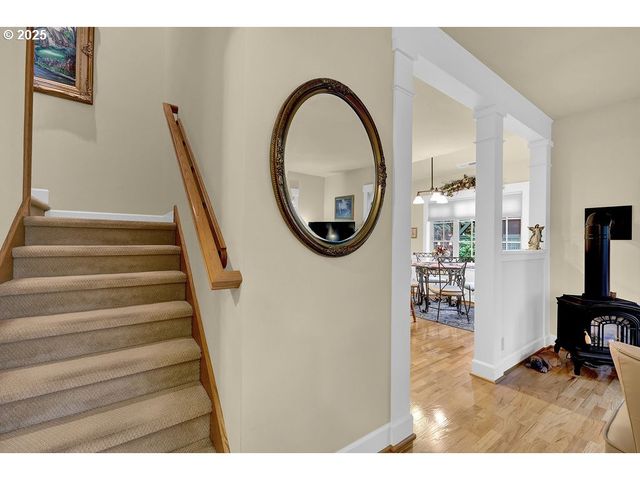 1846 RIVERWOOD Aly, Eugene, OR 97401