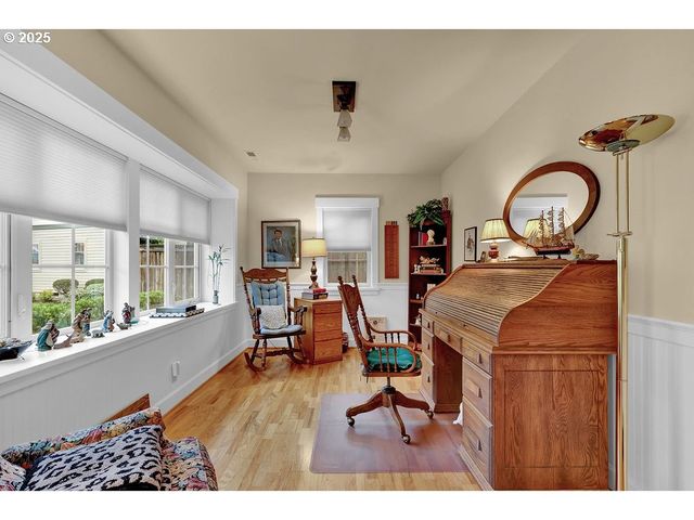 1846 RIVERWOOD Aly, Eugene, OR 97401