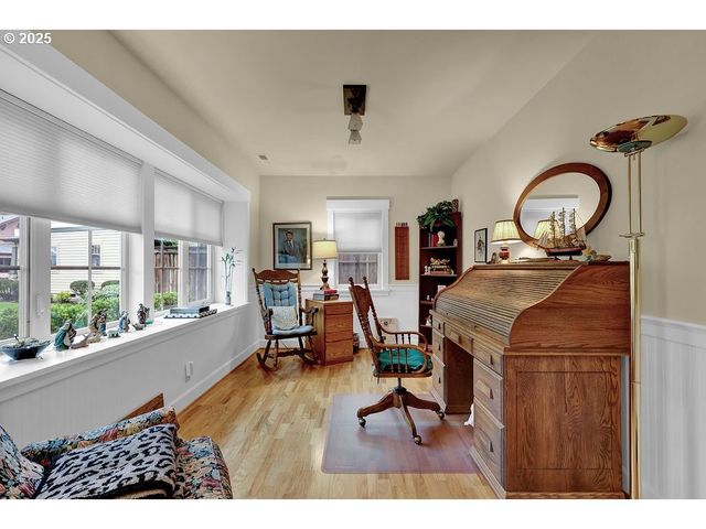 1846 RIVERWOOD Aly, Eugene, OR 97401