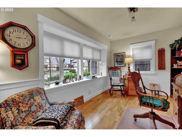 1846 RIVERWOOD Aly, Eugene, OR 97401