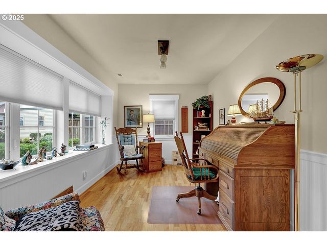 1846 RIVERWOOD Aly, Eugene, OR 97401