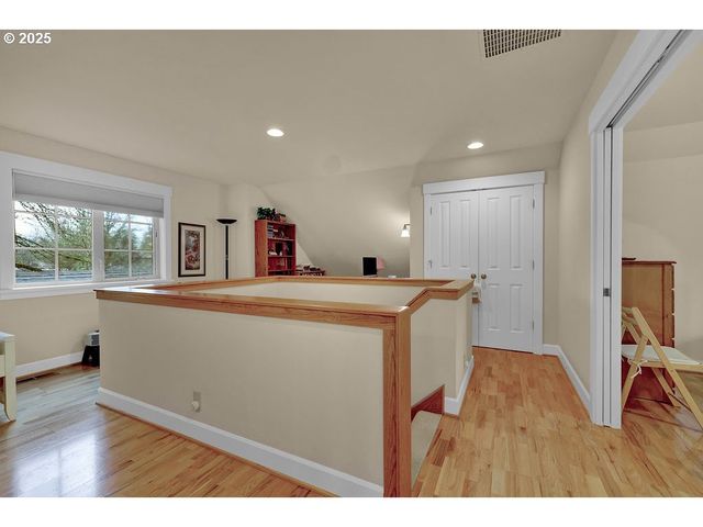 1846 RIVERWOOD Aly, Eugene, OR 97401