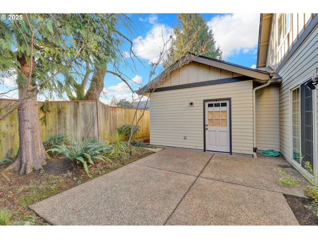 1846 RIVERWOOD Aly, Eugene, OR 97401