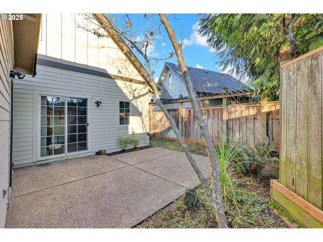 1846 RIVERWOOD Aly, Eugene, OR 97401