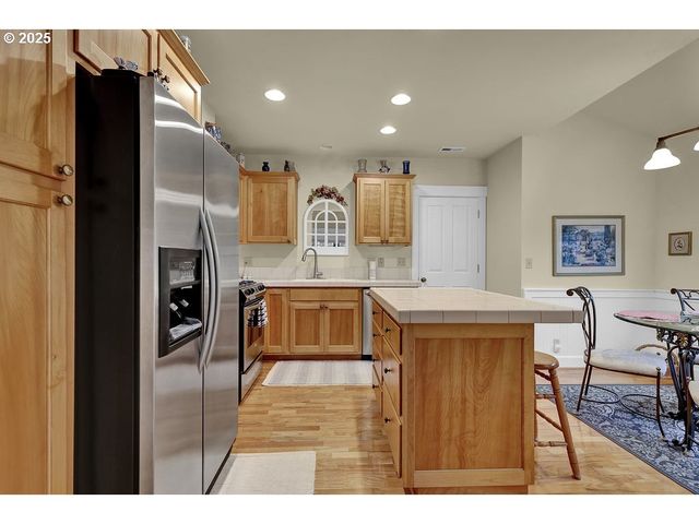 1846 RIVERWOOD Aly, Eugene, OR 97401