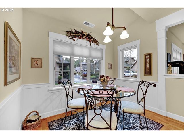 1846 RIVERWOOD Aly, Eugene, OR 97401