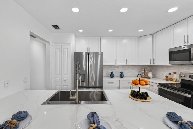 4604 56TH TERRACE E, Bradenton, FL 34203