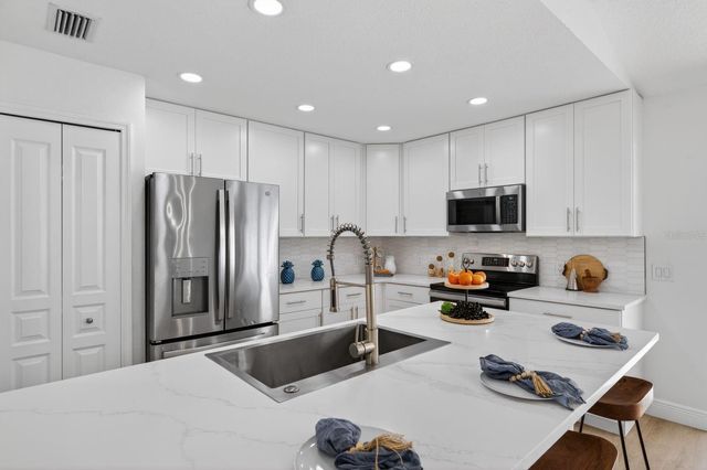 4604 56TH TERRACE E, Bradenton, FL 34203